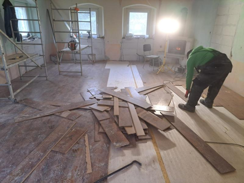 Świetlica wiejska w Cienkowicach w trakcie prac remontowych