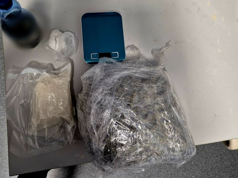 Zatrzymanie na krajowej „ósemce”. 35-latek przewoził narkotyki. Trafił do aresztu