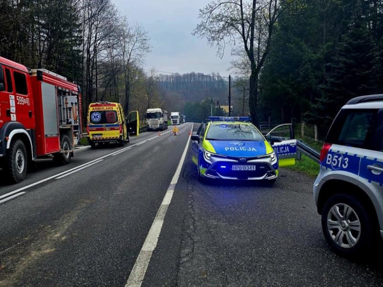 Na drodze krajowej nr 46 w Mąkolnie w gminie Złoty Stok doszło do zderzenia dwóch pojazdów