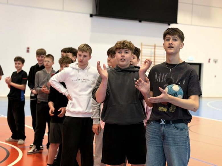 Finał powiatowy w piłce ręcznej w Ziębicach. Gospodynie i gospodarze najlepsi