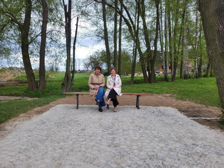 Nowe wiaty przystankowe już służą mieszkańcom gminy Stoszowice