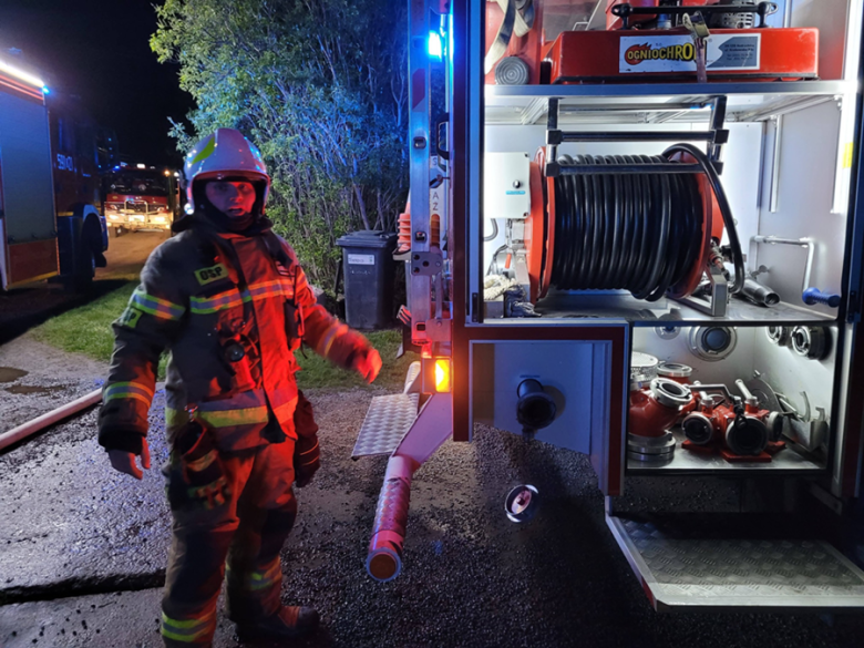 Pożar w Rososznicy. Spłonął budynek gospodarczy