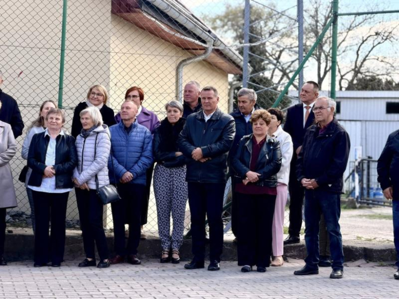 Wyraz jedności, tradycji i strażackiej służby. Uroczystość nadania sztandaru OSP Krzelków