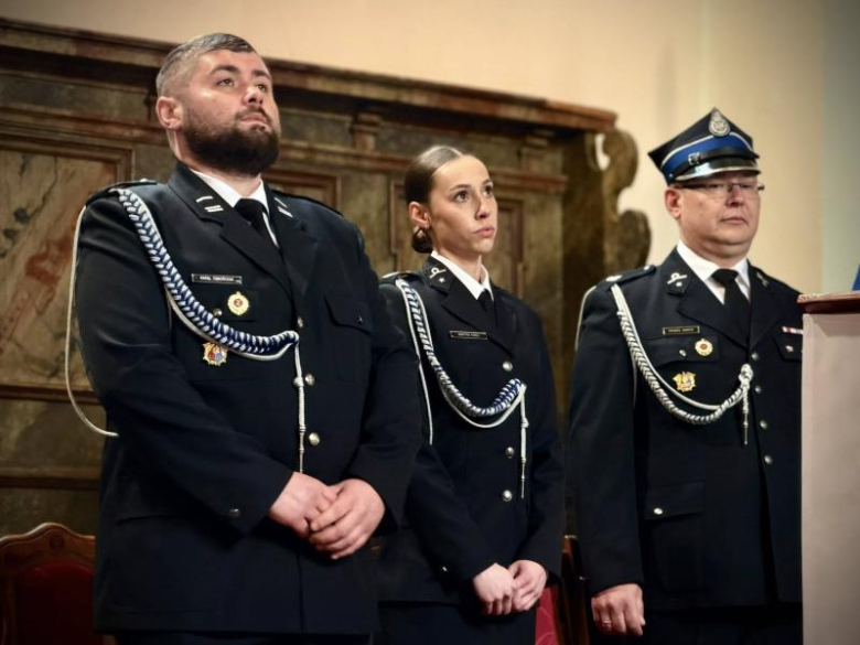 Wyraz jedności, tradycji i strażackiej służby. Uroczystość nadania sztandaru OSP Krzelków