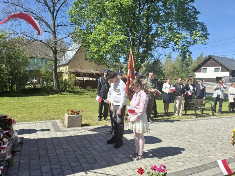 Uroczyście i wspólnie – obchody Święta Konstytucji 3 Maja w gminie Stoszowice