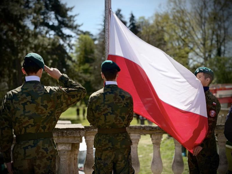 Uroczyste obchody 235. rocznicy Konstytucji 3 Maja i Dnia św. Floriana w Henrykowie