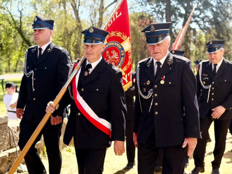 Uroczyste obchody 235. rocznicy Konstytucji 3 Maja i Dnia św. Floriana w Henrykowie