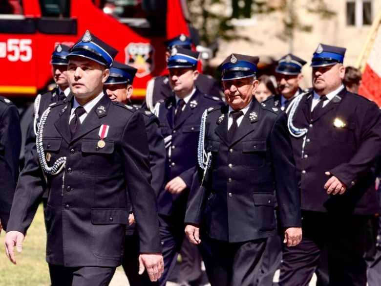Uroczyste obchody 235. rocznicy Konstytucji 3 Maja i Dnia św. Floriana w Henrykowie