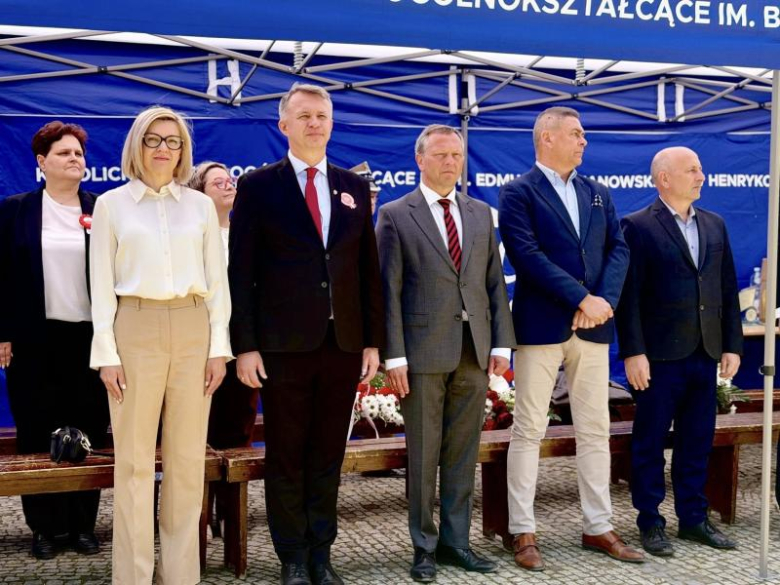 Uroczyste obchody 235. rocznicy Konstytucji 3 Maja i Dnia św. Floriana w Henrykowie