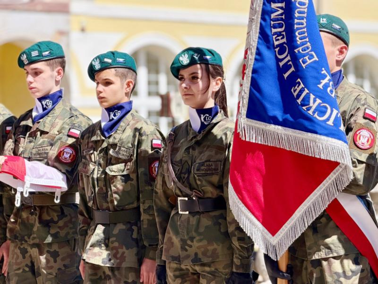 Uroczyste obchody 235. rocznicy Konstytucji 3 Maja i Dnia św. Floriana w Henrykowie