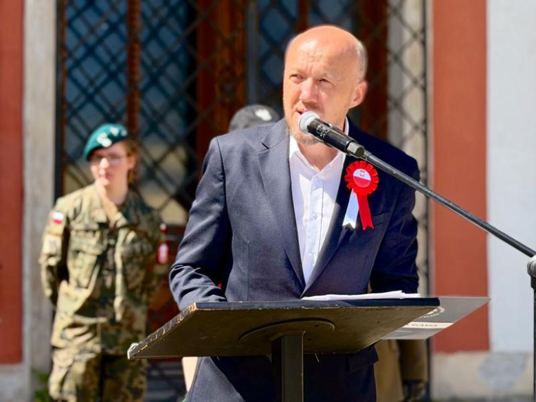 Uroczyste obchody 235. rocznicy Konstytucji 3 Maja i Dnia św. Floriana w Henrykowie