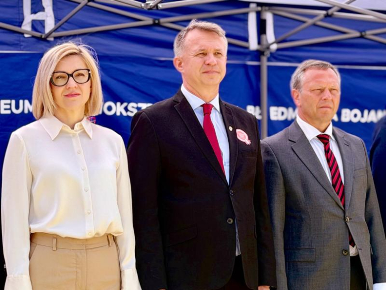 Uroczyste obchody 235. rocznicy Konstytucji 3 Maja i Dnia św. Floriana w Henrykowie
