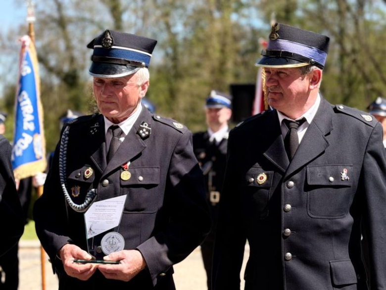 Uroczyste obchody 235. rocznicy Konstytucji 3 Maja i Dnia św. Floriana w Henrykowie