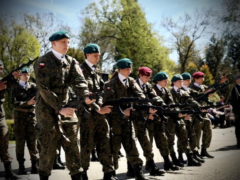 Uroczyste obchody 235. rocznicy Konstytucji 3 Maja i Dnia św. Floriana w Henrykowie