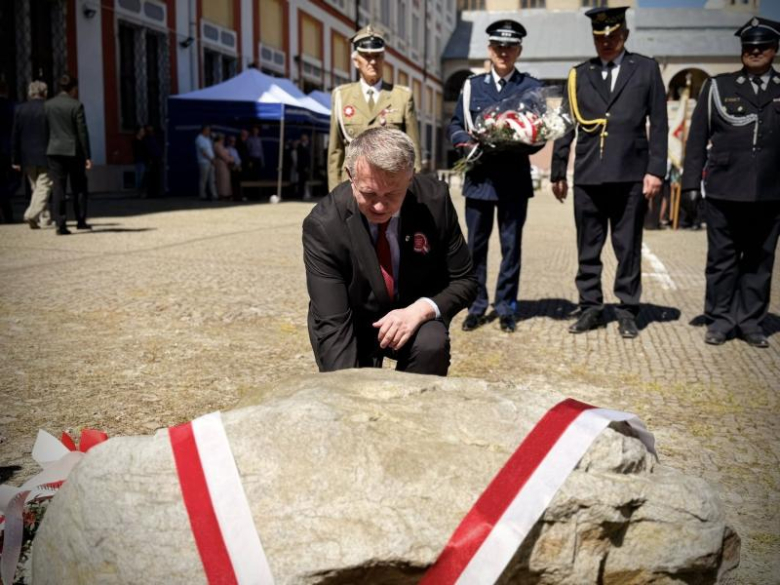 Uroczyste obchody 235. rocznicy Konstytucji 3 Maja i Dnia św. Floriana w Henrykowie