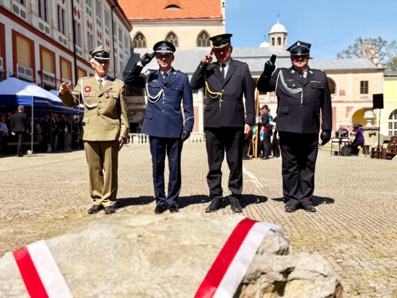 Uroczyste obchody 235. rocznicy Konstytucji 3 Maja i Dnia św. Floriana w Henrykowie