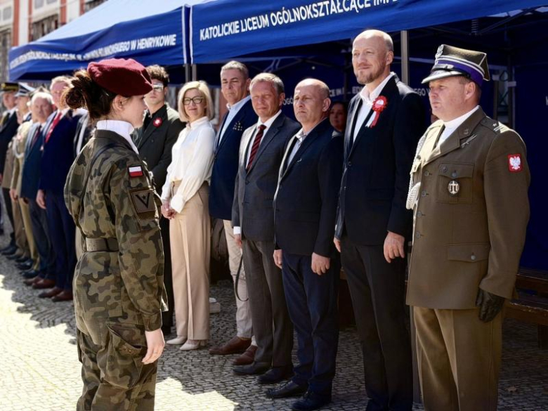 Uroczyste obchody 235. rocznicy Konstytucji 3 Maja i Dnia św. Floriana w Henrykowie