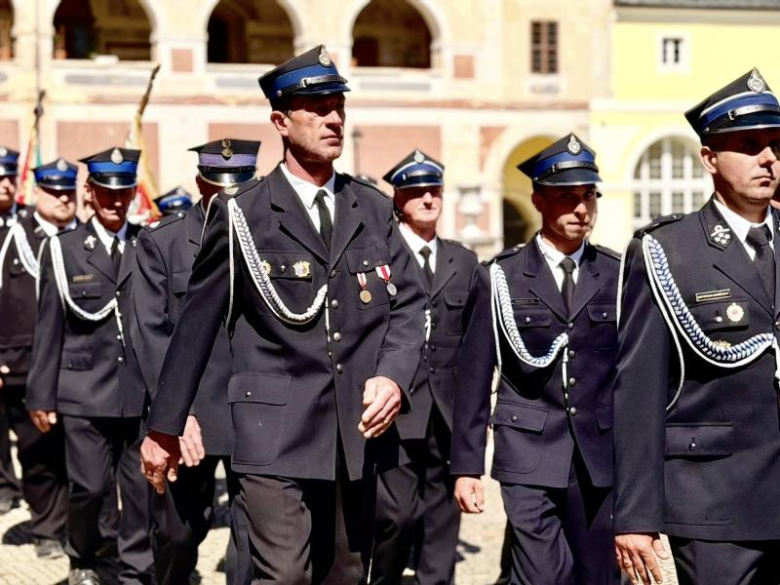 Uroczyste obchody 235. rocznicy Konstytucji 3 Maja i Dnia św. Floriana w Henrykowie