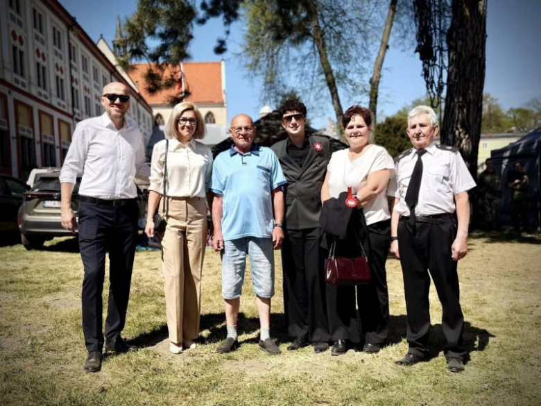 Uroczyste obchody 235. rocznicy Konstytucji 3 Maja i Dnia św. Floriana w Henrykowie