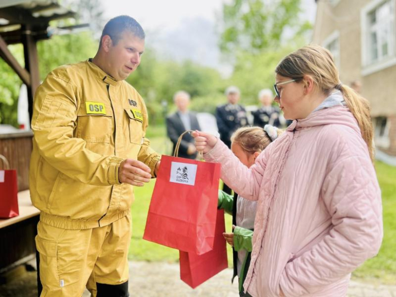W Głębokiej powstała Dziecięca Drużyna Pożarnicza. Było ślubowanie, pokaz RKO i integracja