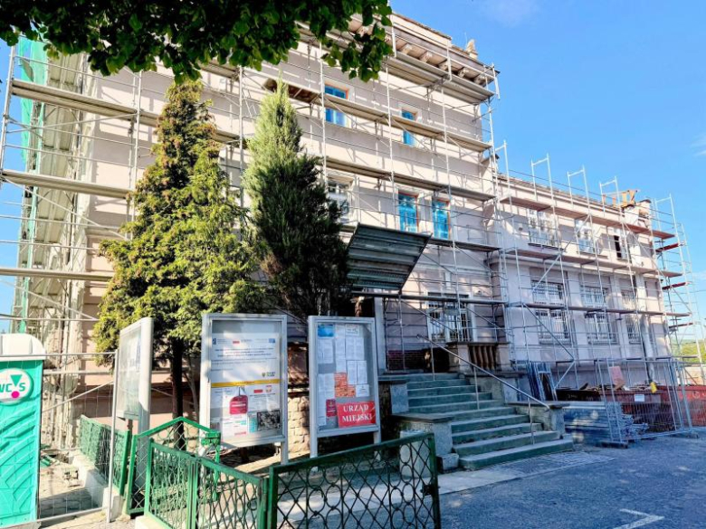 Trwa generalny remont budynku Urzędu Miejskiego w Ziębicach. Zdjęcia z 20 maja z rady budowy