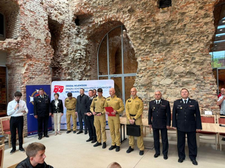 Młodzi strażacy rywalizowali w Twierdzy Srebrna Góra. Znamy zwycięzców etapu wojewódzkiego