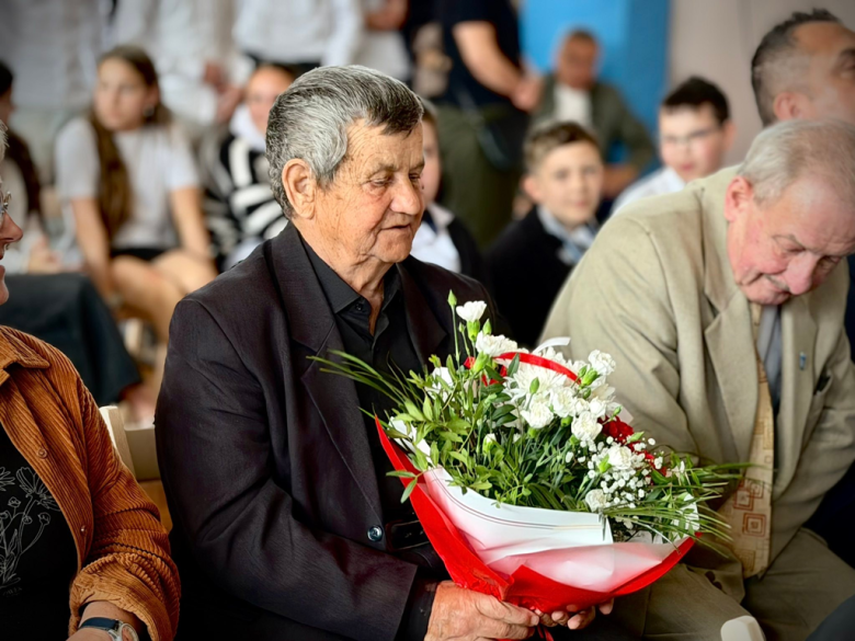 Dzień Patrona i przekazanie sztandaru w Szkole Podstawowej nr 4 w Ziębicach