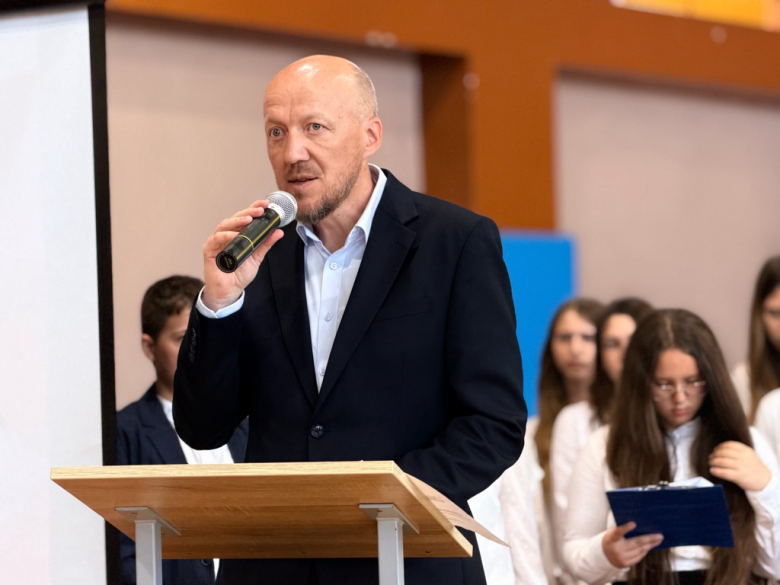 Dzień Patrona i przekazanie sztandaru w Szkole Podstawowej nr 4 w Ziębicach