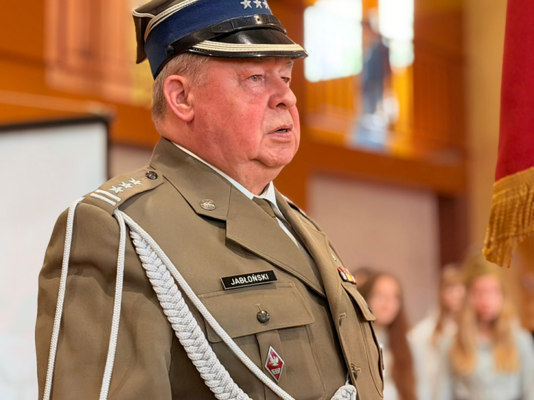 Dzień Patrona i przekazanie sztandaru w Szkole Podstawowej nr 4 w Ziębicach