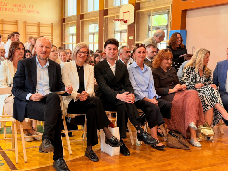 Dzień Patrona i przekazanie sztandaru w Szkole Podstawowej nr 4 w Ziębicach
