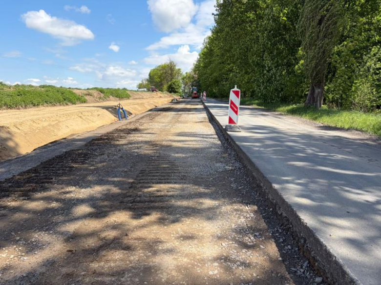 Trwa budowa drogi dojazdowej do Euro-Park Ząbkowice. Inwestycja nabiera tempa