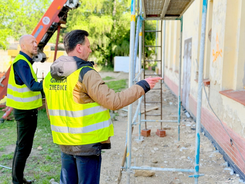 Trwa termomodernizacja sali gimnastycznej przy SP nr 4 w Ziębicach