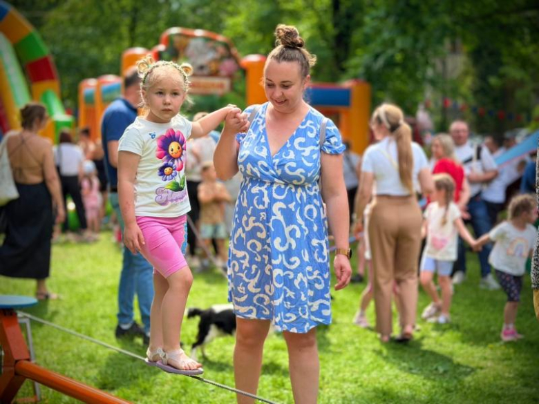 Tłumy dzieci opanowały Park Miejski w Ziębicach. Dzień Dziecka pełen atrakcji i dobrej zabawy [foto]