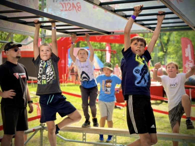 Tłumy dzieci opanowały Park Miejski w Ziębicach. Dzień Dziecka pełen atrakcji i dobrej zabawy [foto]