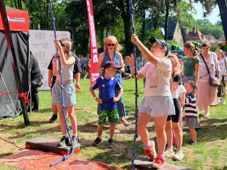 Tłumy dzieci opanowały Park Miejski w Ziębicach. Dzień Dziecka pełen atrakcji i dobrej zabawy [foto]