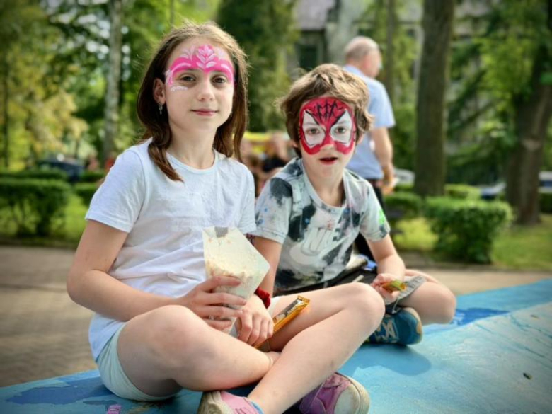Tłumy dzieci opanowały Park Miejski w Ziębicach. Dzień Dziecka pełen atrakcji i dobrej zabawy [foto]