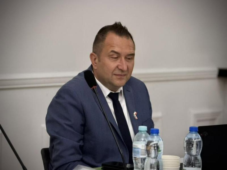 Honorowi Obywatele, nowe rondo i ulica Mariana Kasprzyka. Wyjątkowa sesja Rady Miejskiej w Ziębicach