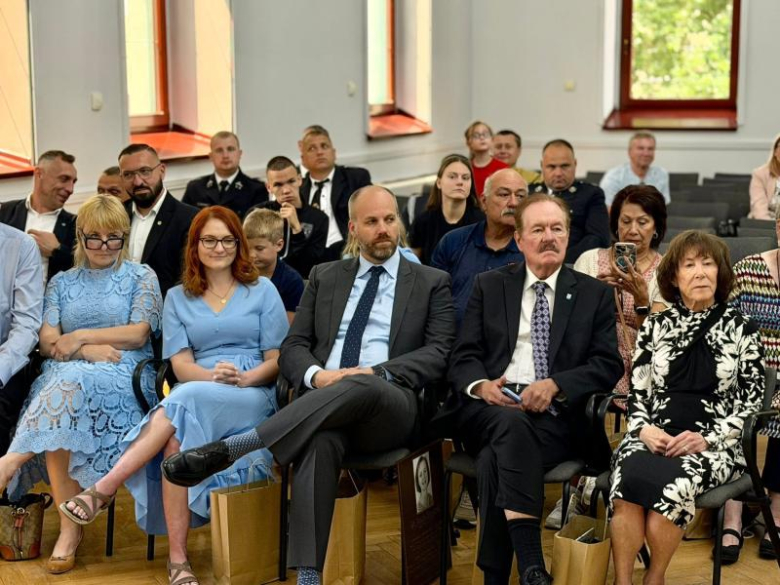 Honorowi Obywatele, nowe rondo i ulica Mariana Kasprzyka. Wyjątkowa sesja Rady Miejskiej w Ziębicach
