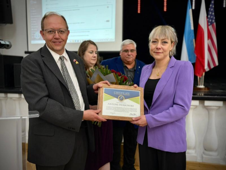 Honorowi Obywatele, nowe rondo i ulica Mariana Kasprzyka. Wyjątkowa sesja Rady Miejskiej w Ziębicach