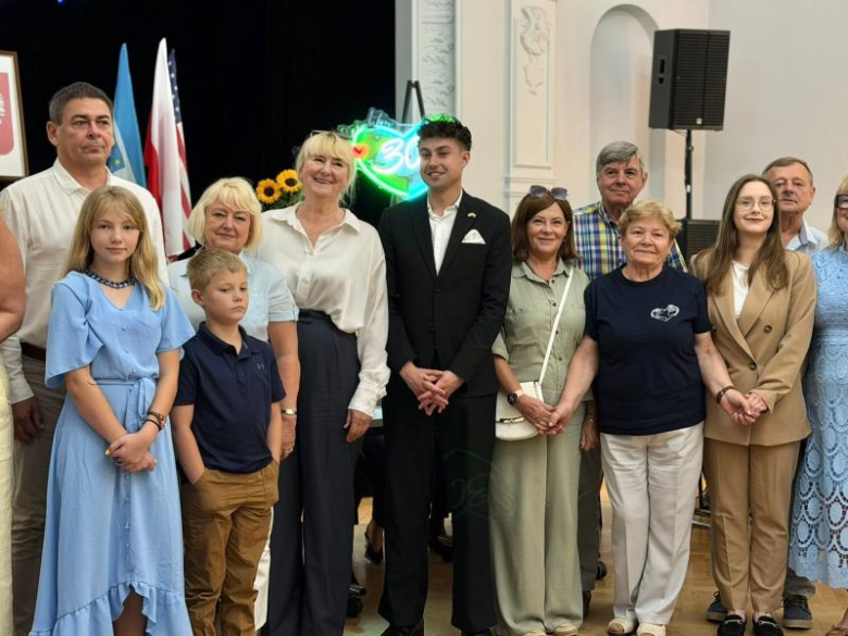 Honorowi Obywatele, nowe rondo i ulica Mariana Kasprzyka. Wyjątkowa sesja Rady Miejskiej w Ziębicach