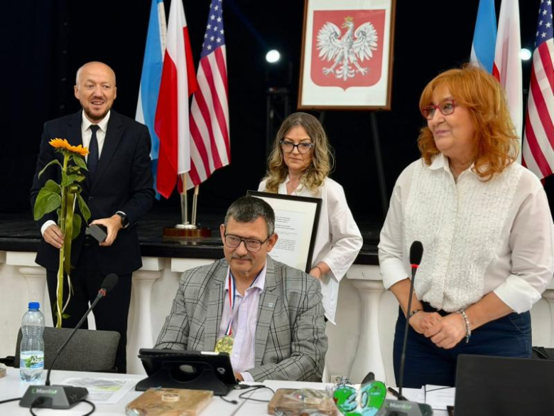 Honorowi Obywatele, nowe rondo i ulica Mariana Kasprzyka. Wyjątkowa sesja Rady Miejskiej w Ziębicach