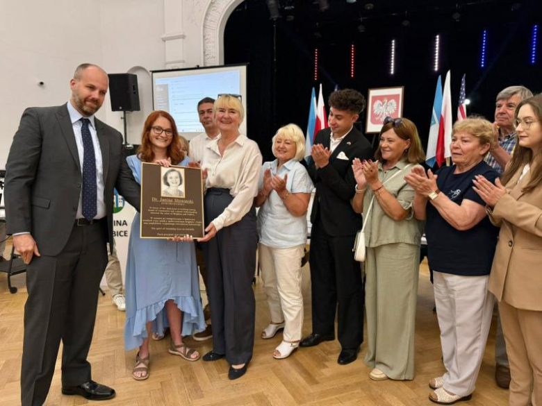 Honorowi Obywatele, nowe rondo i ulica Mariana Kasprzyka. Wyjątkowa sesja Rady Miejskiej w Ziębicach