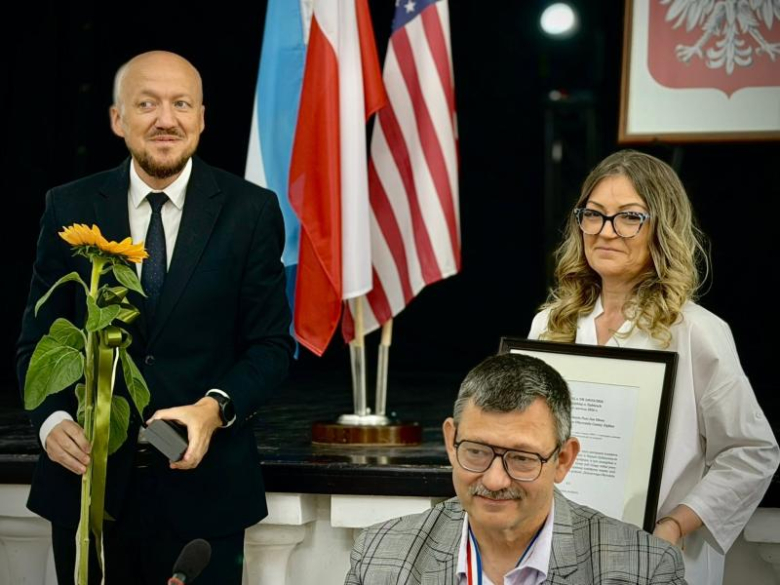 Honorowi Obywatele, nowe rondo i ulica Mariana Kasprzyka. Wyjątkowa sesja Rady Miejskiej w Ziębicach