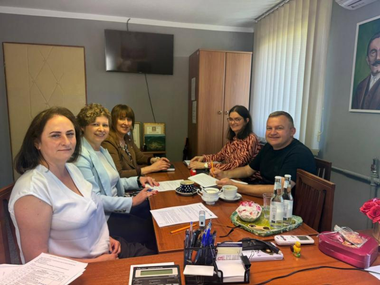 Ruszają kolejne inwestycje w gminie. Ponad 3,2 mln zł na termomodernizację szkoły i remizy OSP