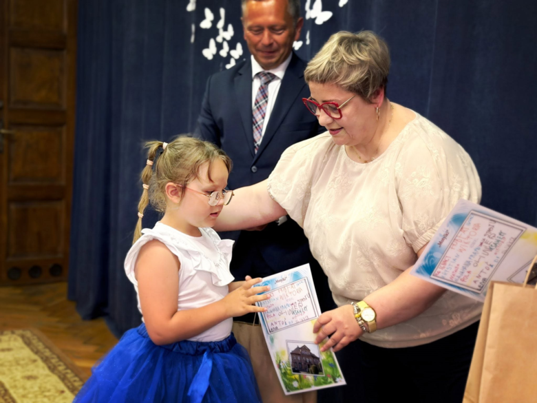 Uroczyste zakończenie roku przedszkolnego w Henrykowie