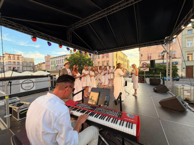 Muzyczna Noc Świętojańska na ząbkowickim rynku. Młodzi artyści zachwycili publiczność