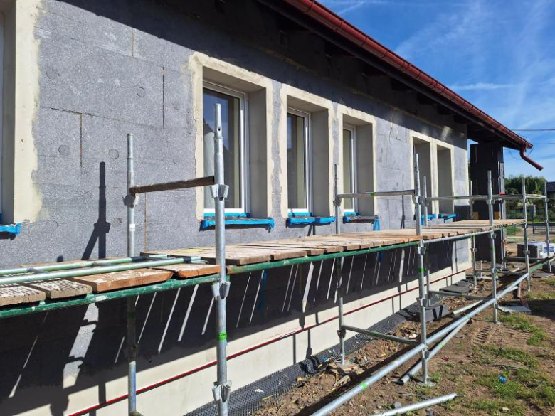 Ruszyła termomodernizacja świetlicy wiejskiej w Starym Henrykowie. Inwestycja za 680 tys. zł