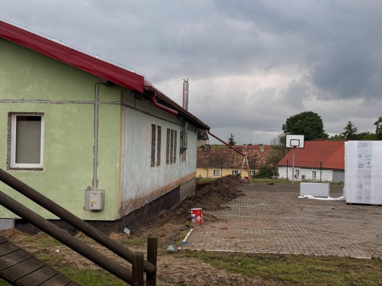 Ruszyła termomodernizacja świetlicy wiejskiej w Starym Henrykowie. Inwestycja za 680 tys. zł