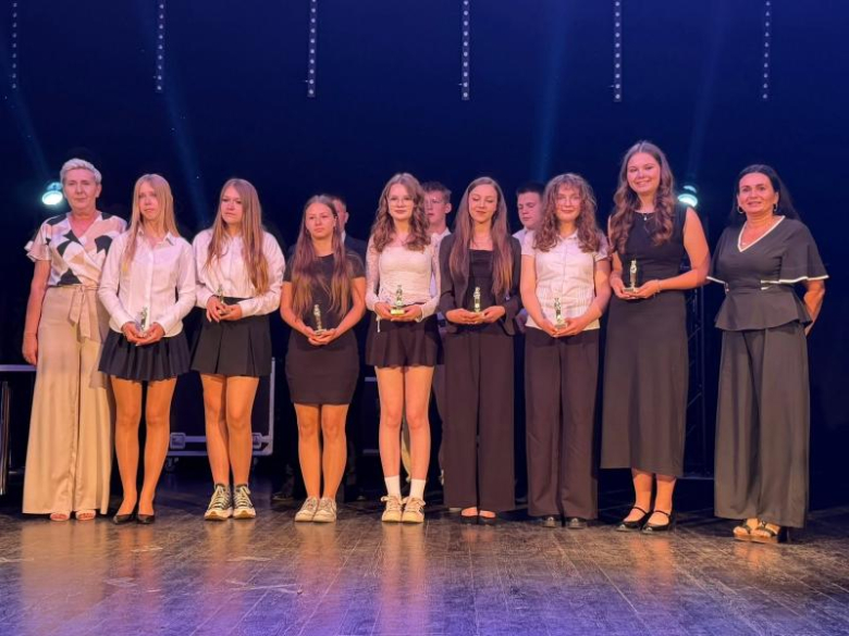 Zakończenie roku szkolnego uczniów klas ósmych Szkoły Podstawowej nr 2 w Ziębicach