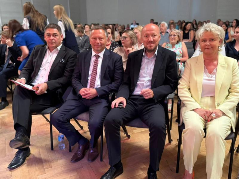 Zakończenie roku szkolnego uczniów klas ósmych Szkoły Podstawowej nr 2 w Ziębicach